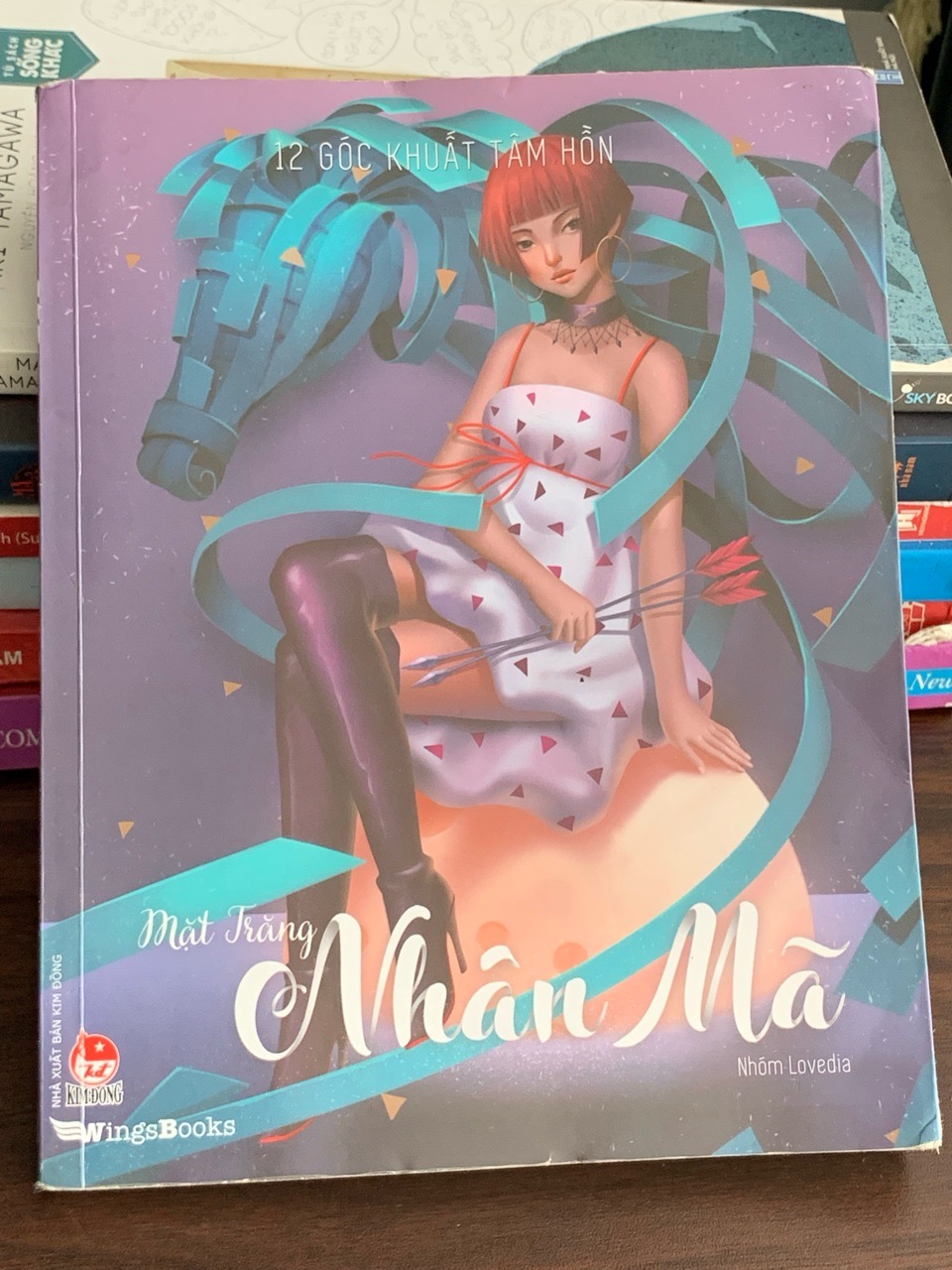 Mặt trăng Nhân Mã – Nhóm Lovedia