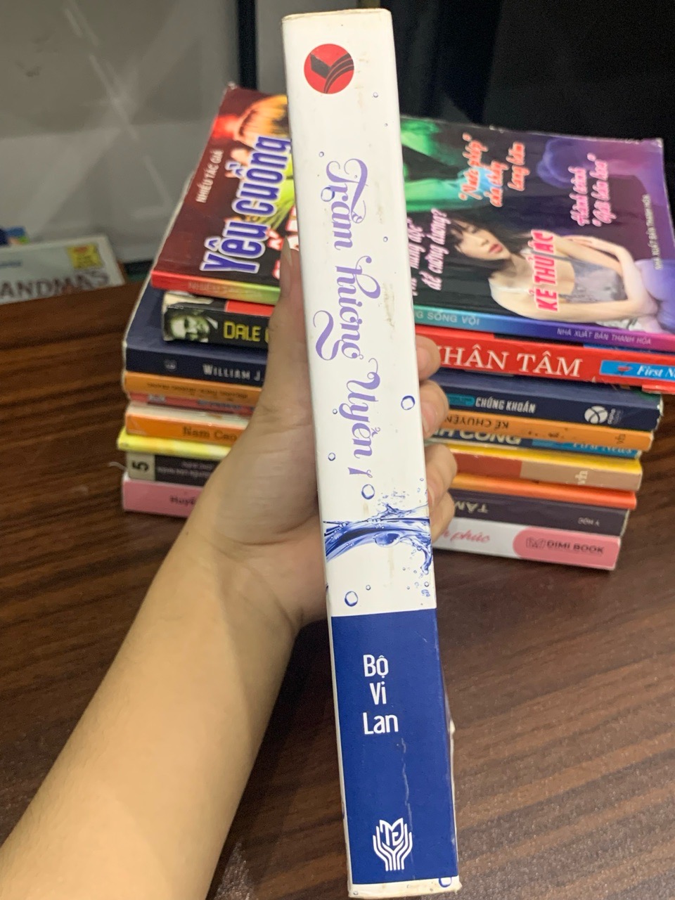 Trầm hương Uyển 1 – Bộ Vi Lan