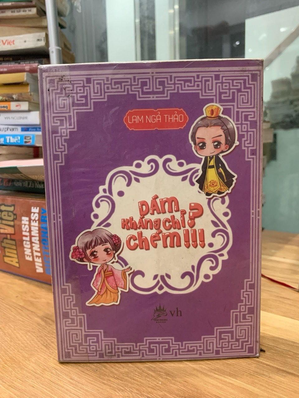 Dám kháng chỉ ? chém!