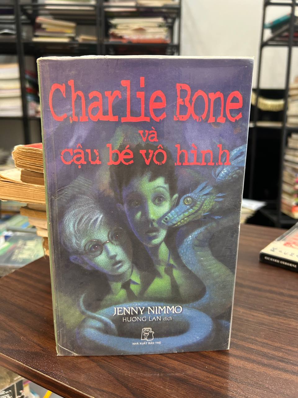 Charlie Bone và cậu bé vô hình - Jenny Nimmo