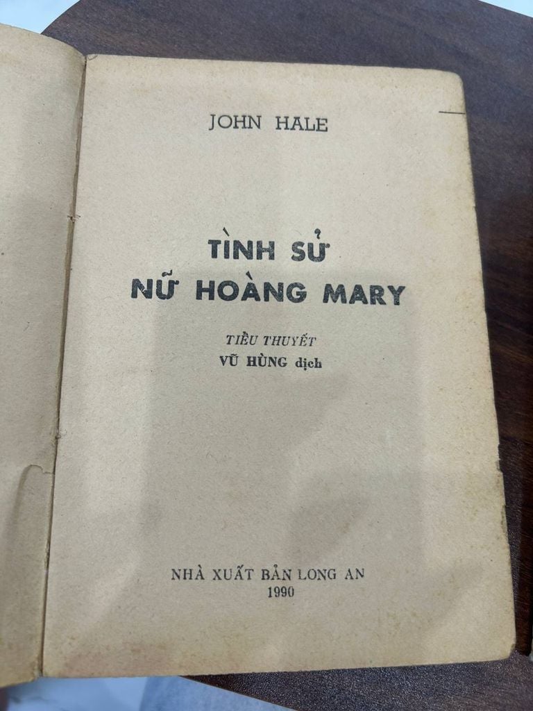 Tình Sử Nữ Hoàng Mary - John Hale - Ảnh thực tế 4