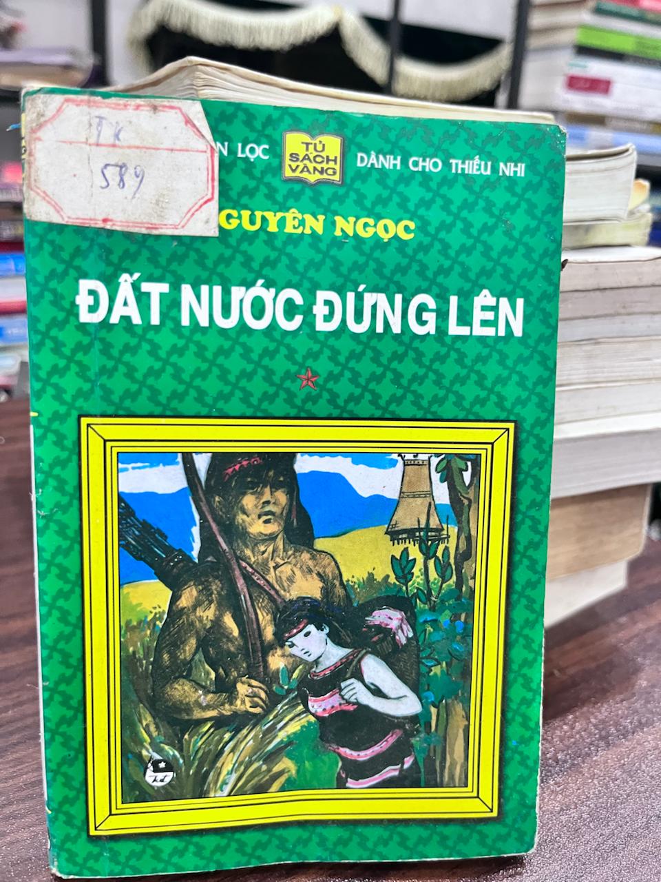 Đất Nước Đứng Lên - Nguyên Ngọc