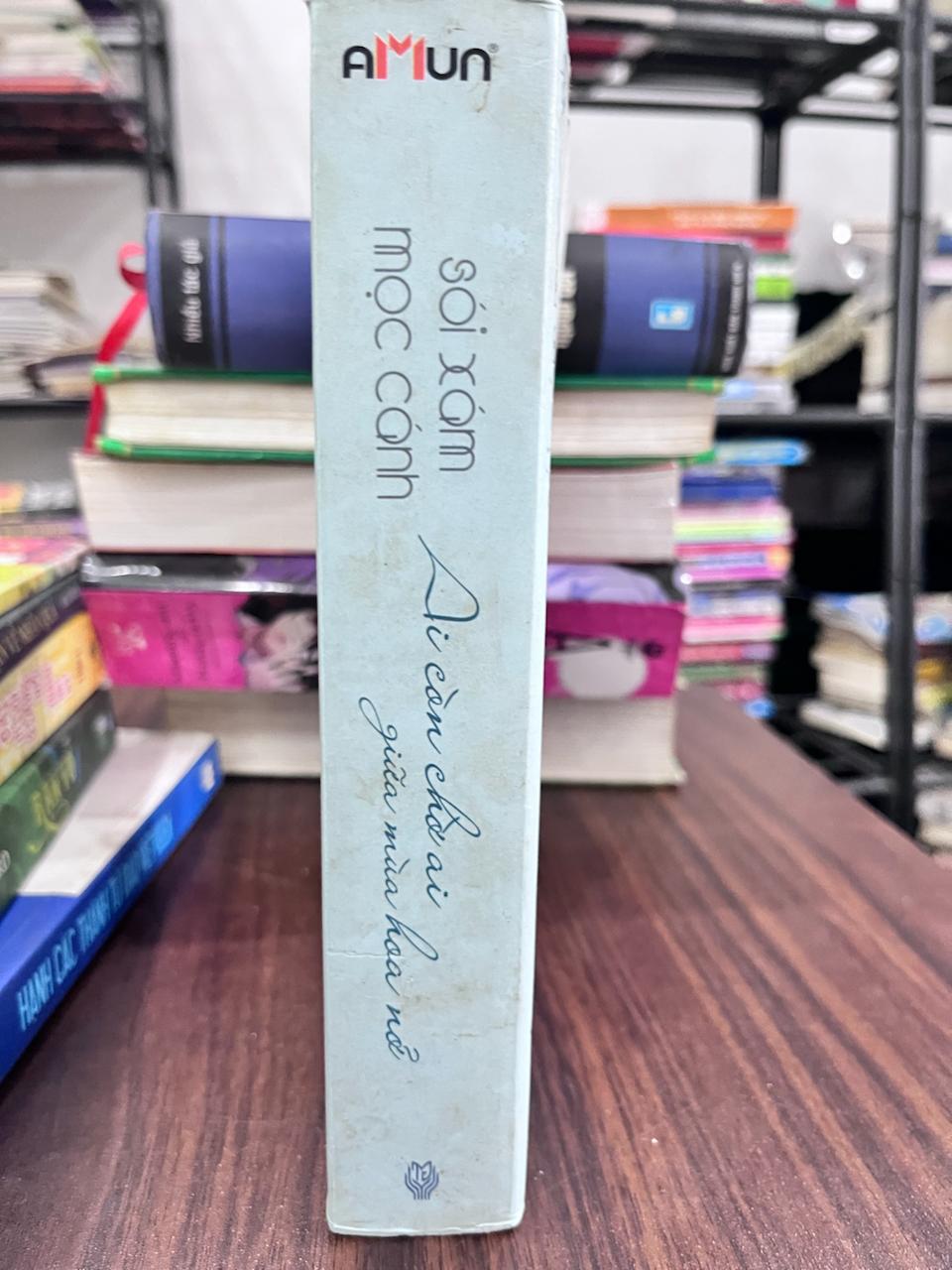 Sói xám đi tìm cành hoa mộc - Nguyễn Nhật Ánh