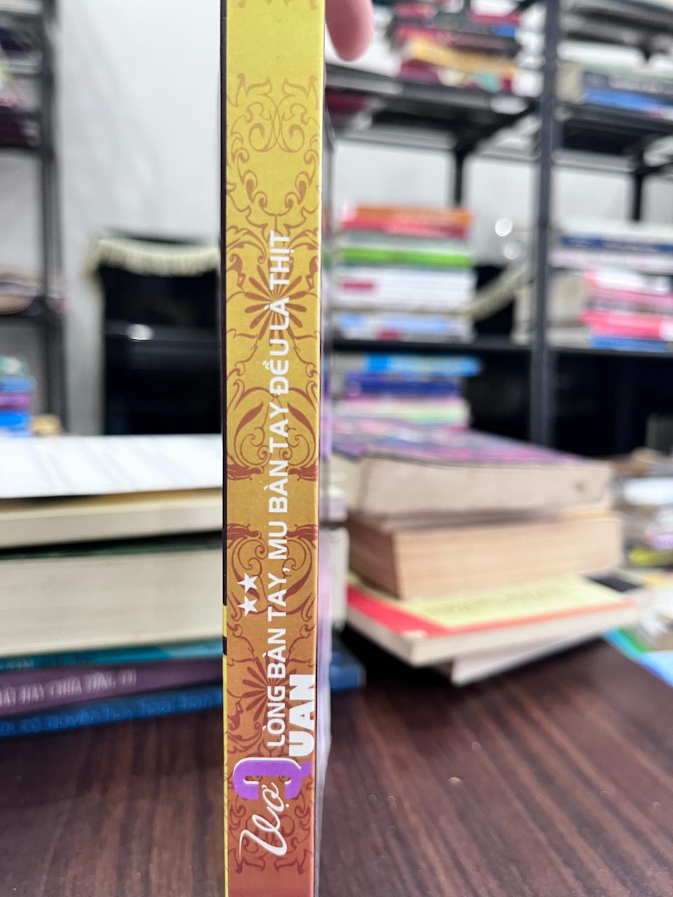 Long Bàn Tay, Mu Bàn Tay Đều Là Thịt - Vạn Uẩn