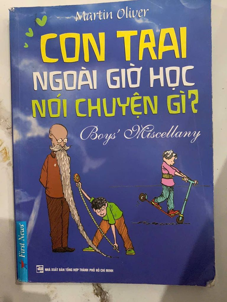 Con Trai Ngoài Giờ Học Nói Chuyện Gì? (Boys' Miscellany) - Martin Oliver