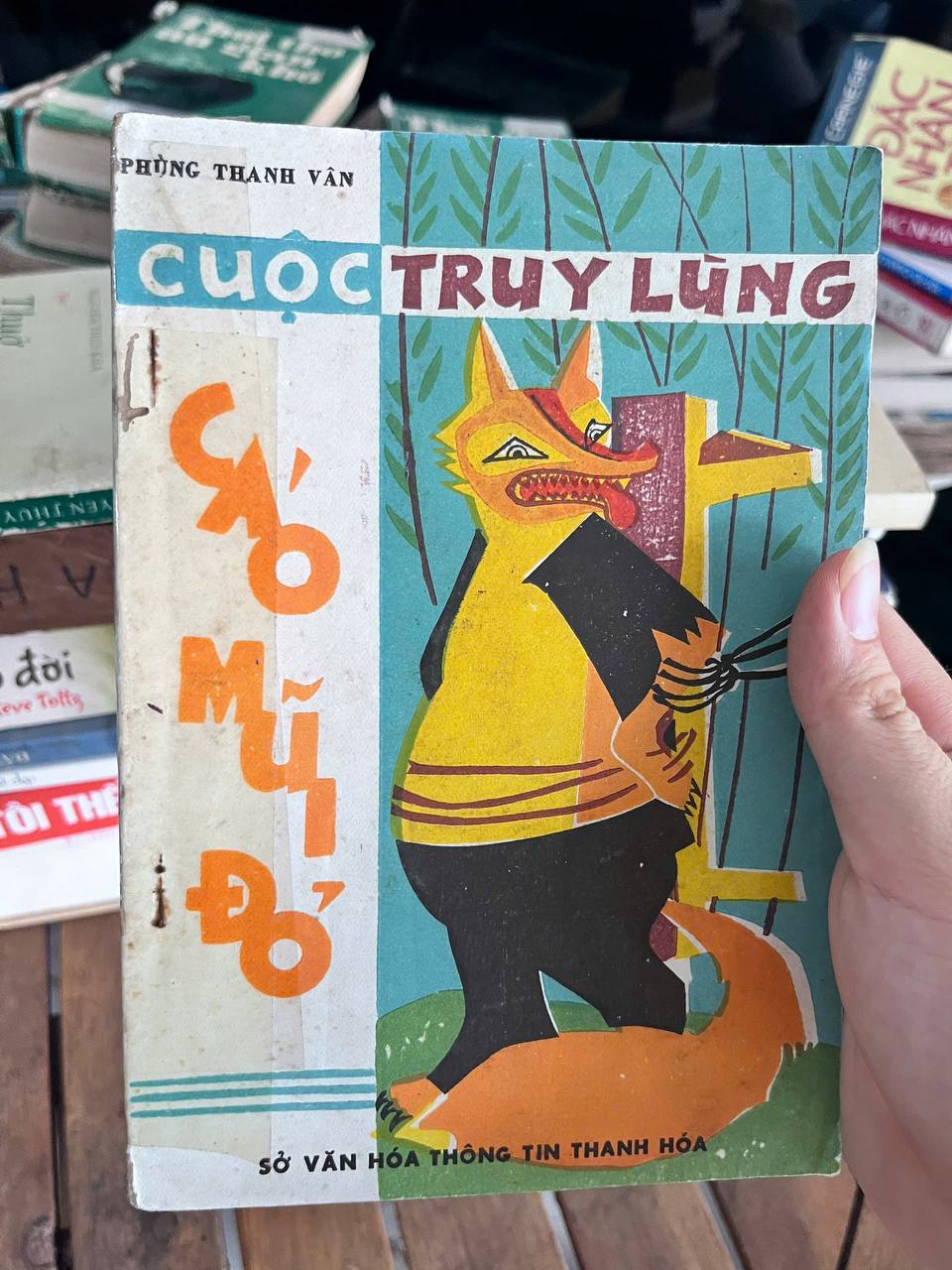 Review và ảnh thực tế sách Cuộc Truy Lùng Cáo Mũ Đỏ - Phùng Thanh Vân tại Mecobooks.com