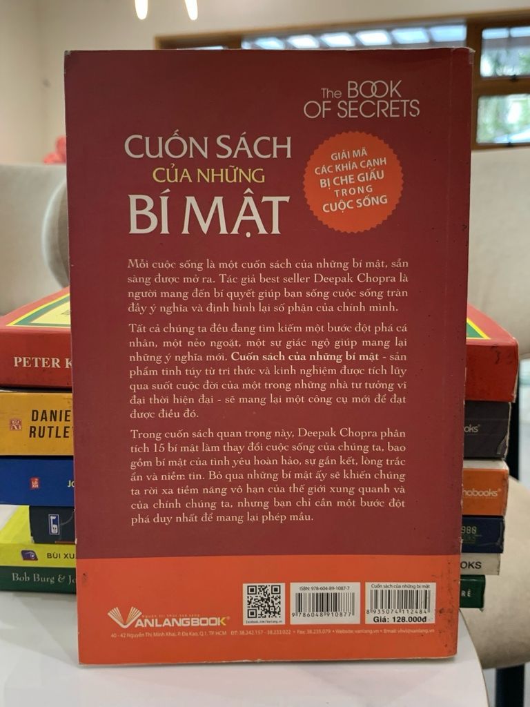 Cuốn sách của những bí mật -Deepak chopra - Ảnh chụp thực tế