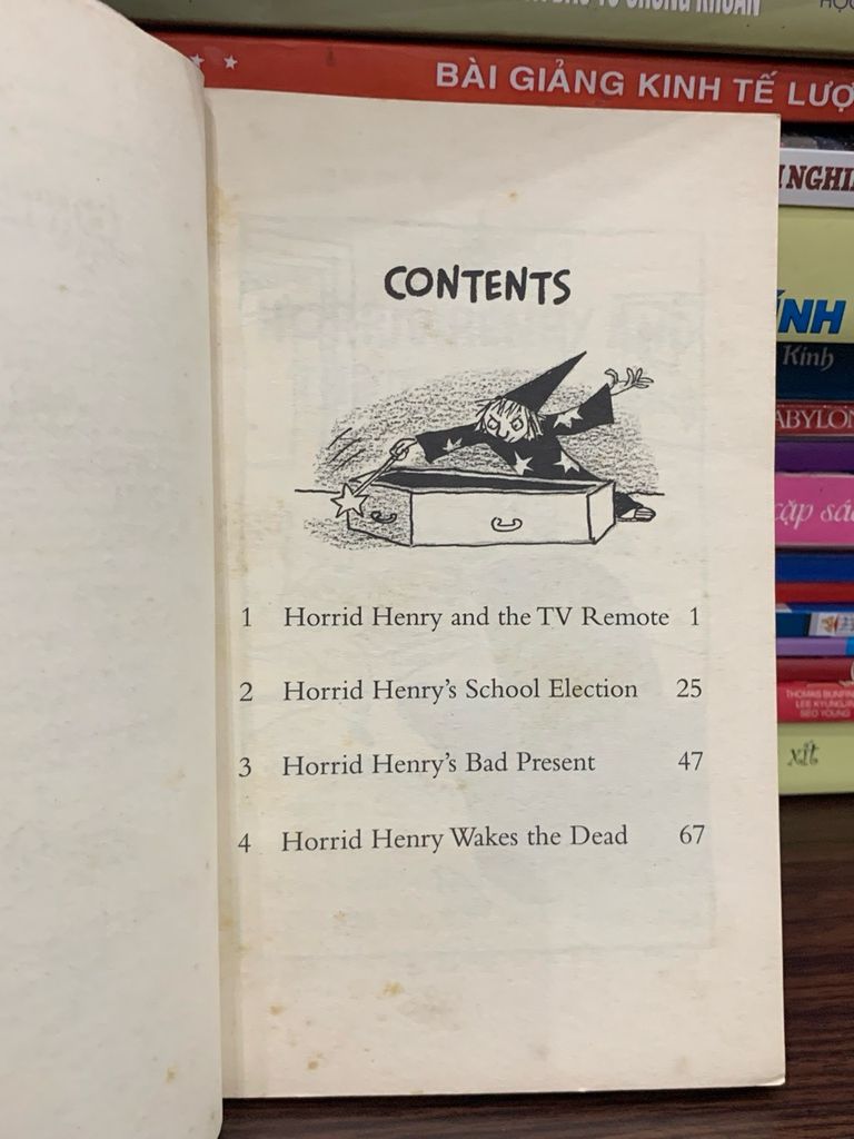 Horrid Henry Ưakes the Dead- Francesca Simon - Ảnh thực tế 4