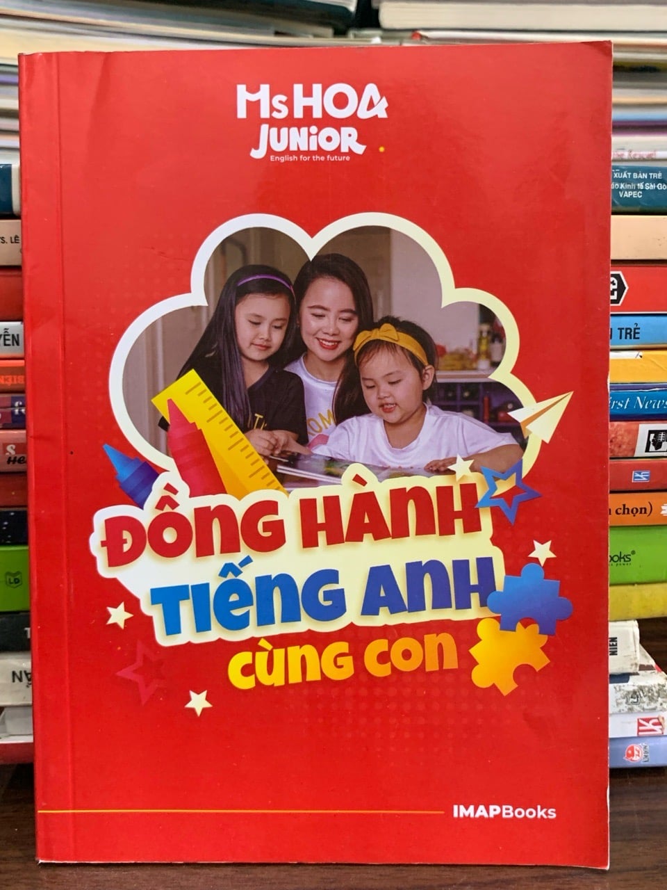 Đồng hành tiếng Anh cùng con – Ms Hoa Junior (IMAP Books)