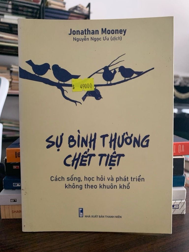 Sự bình thường chết tiệt -Jonathan Mooney