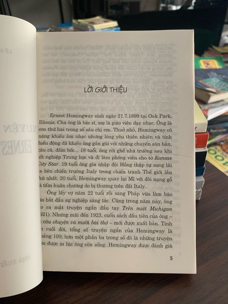 Ernest Hemingway -Lê Huy Bắc ,Đào Thu Hằng - Ảnh thực tế 4