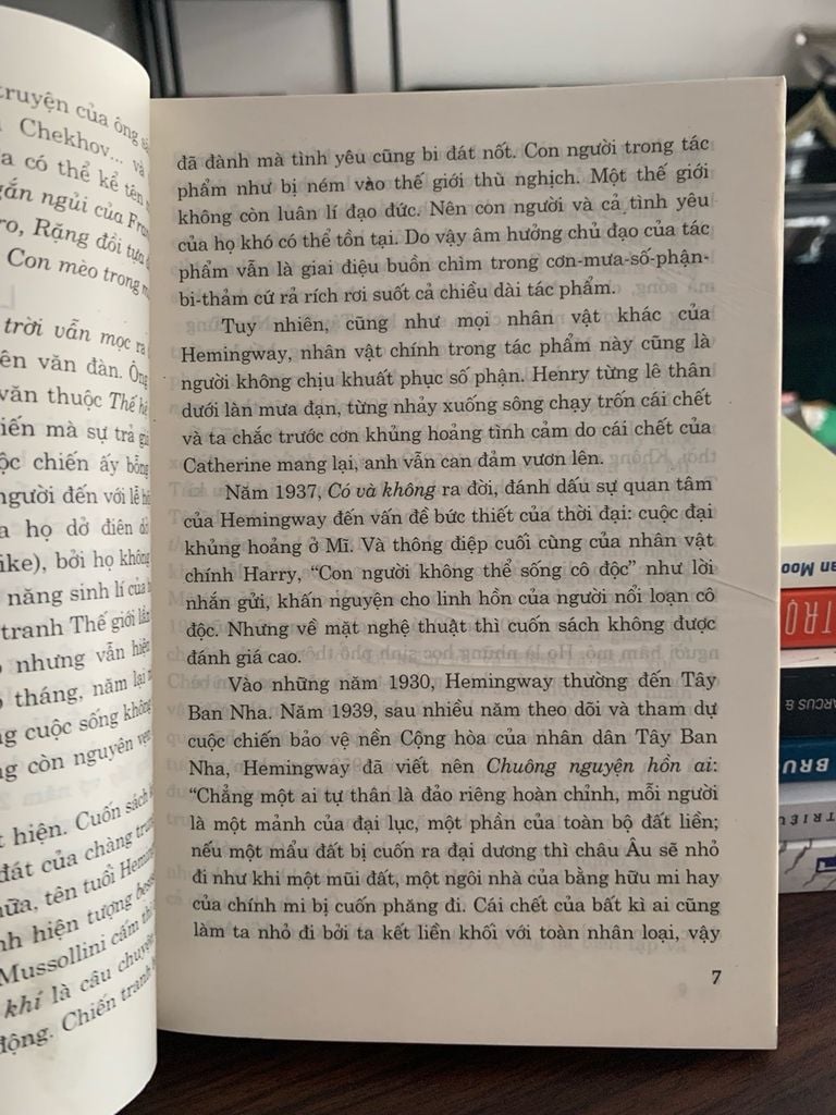 Ernest Hemingway -Lê Huy Bắc ,Đào Thu Hằng - Ảnh thực tế 3