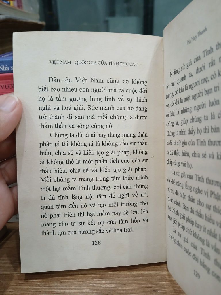 Việt Nam Quốc Gia Của Tình Thương (Hà Huy Thanh) - Ảnh thực tế 10
