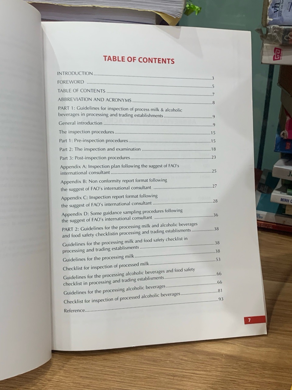 Thanh tra kiểm tra an toàn thực phẩm tại các cơ sở sản xuất kinh doanh sữa và rượu