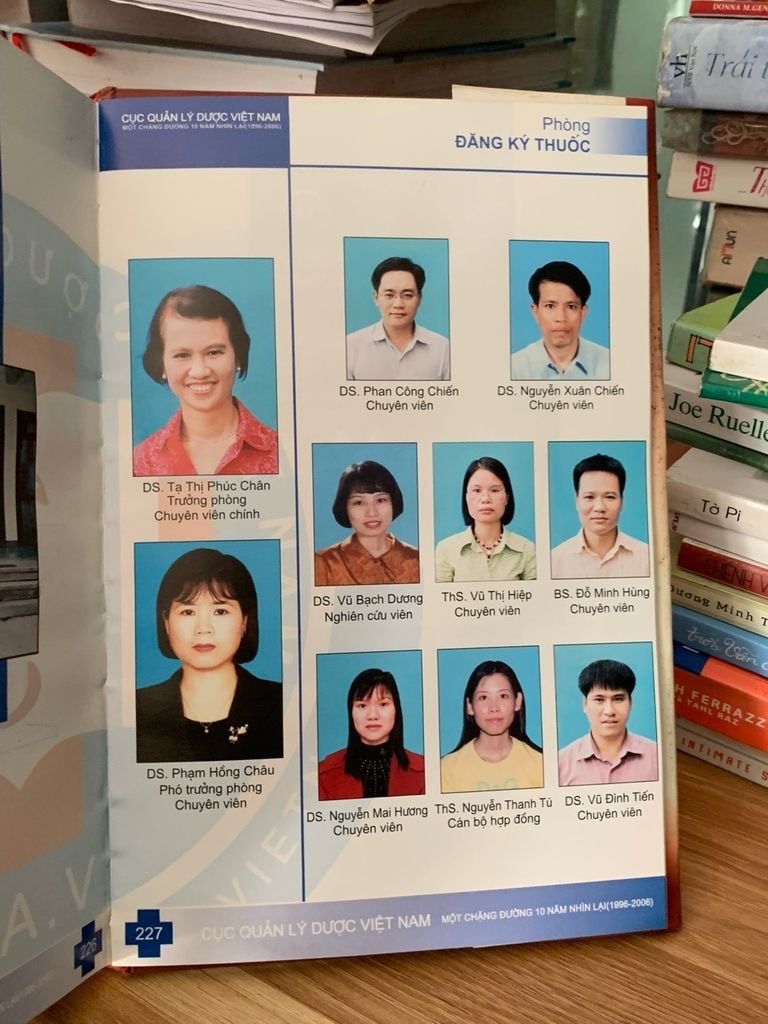 Cục quản lý dược Việt Nam 1 chặng đường 10 năm nhìn lại (1996-2006) NXB Y học - Ảnh thực tế 9