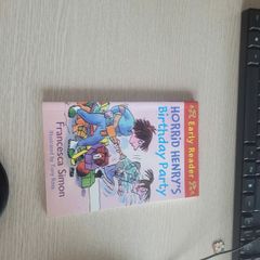 Horrid Henry's Birthday Party  Tác giả: Francesca Simon - ảnh 1