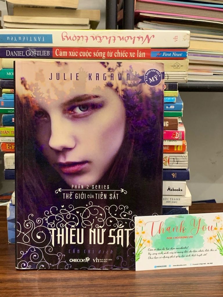 Thiếu nữ sắt- Julie kagawa