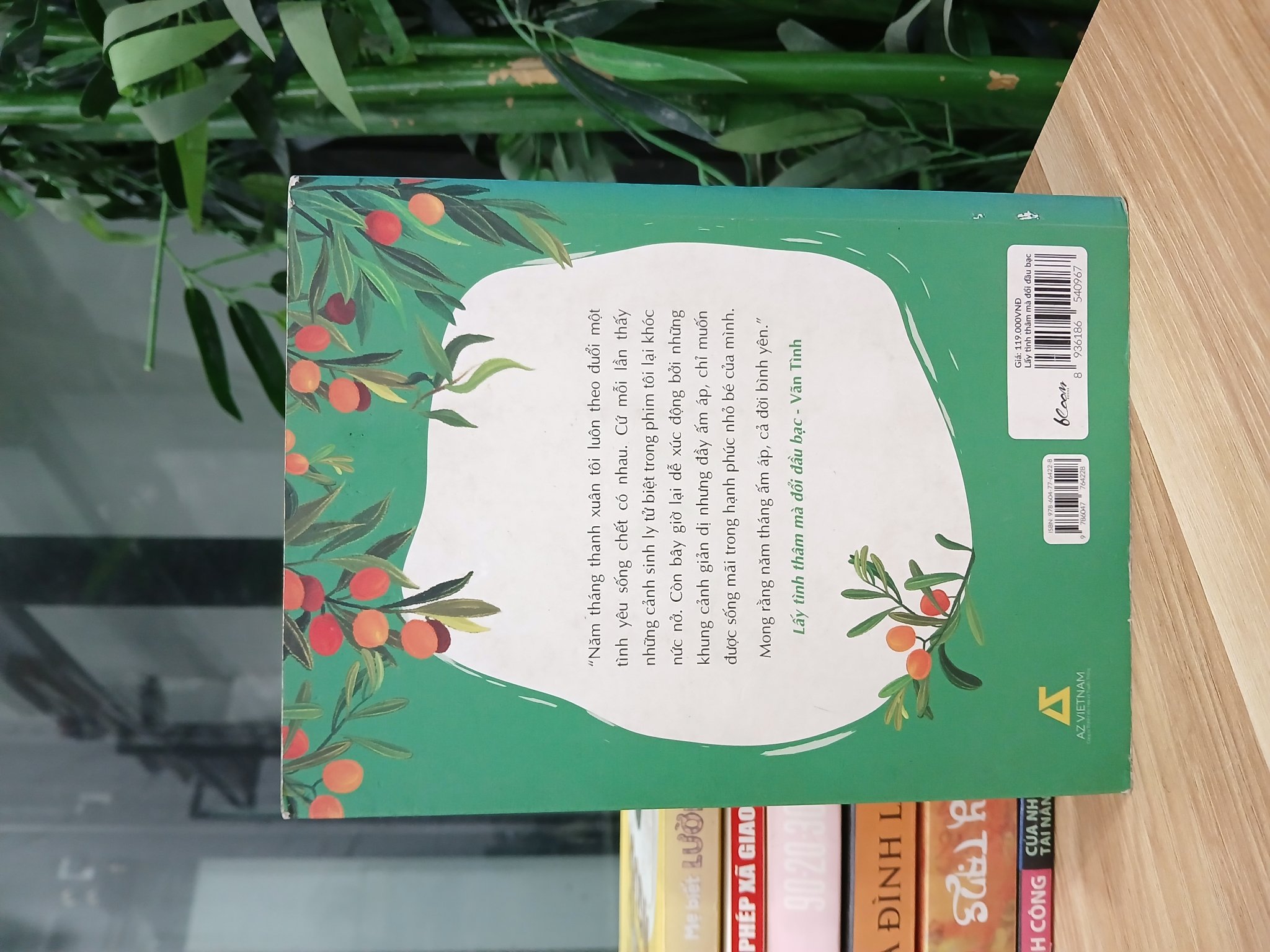 Chi tiết gáy và trang ruột sách Lấy thân tình đổi mái đầu bạc - Vãn Tình trên Mecobooks