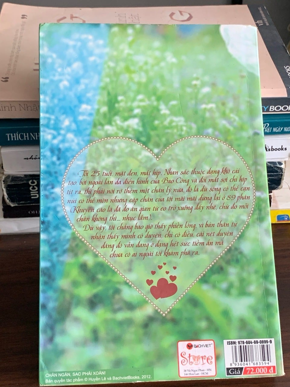 Chân ngắn sao phải xoắn – Huyền Lê