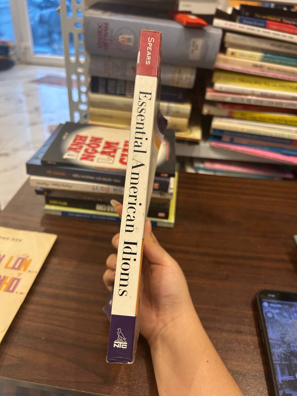 Essential American Idioms - NTC Publishing Group