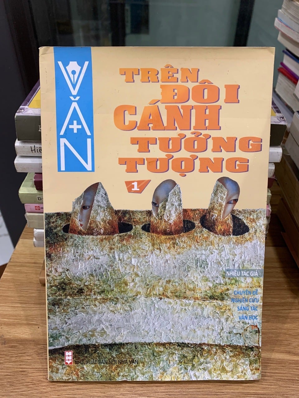 Trên đôi cánh tưởng tượng- Chuyên đề nghiên cứu, sác tác văn học trẻ- nhiều tác giả
