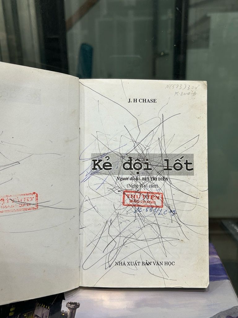 Kẻ Đội Lốt – Chase - Ảnh thực tế 3