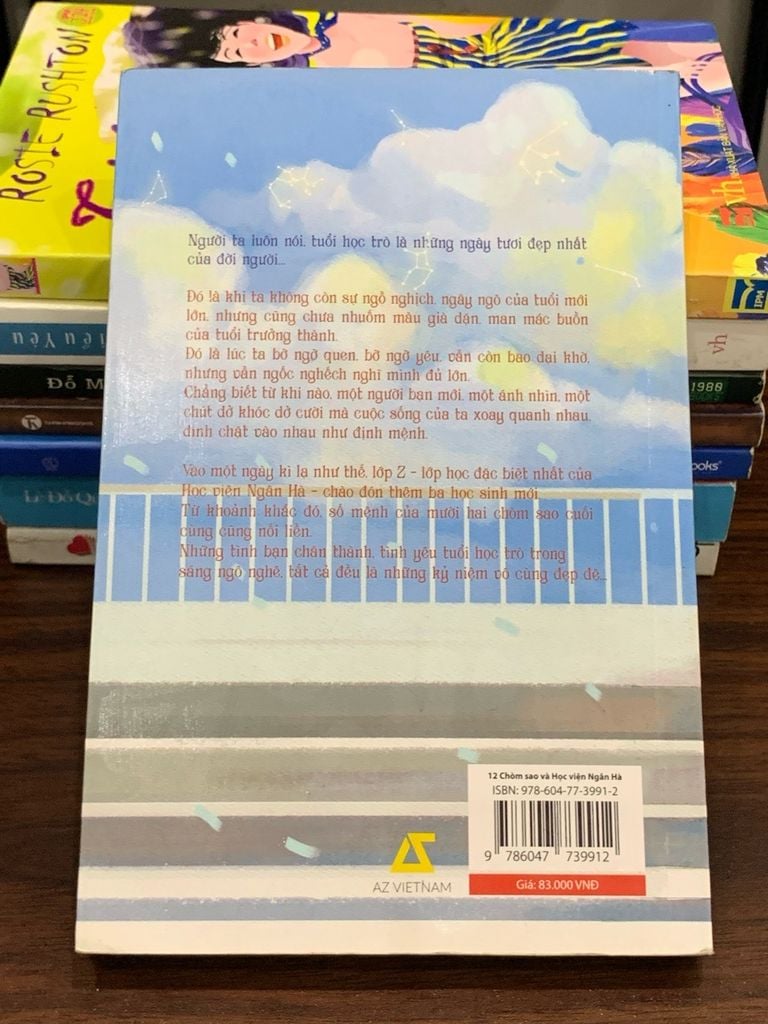 12 Chòm sao và Học viện Ngân Hà – Ellie Kashina (Asbooks) - Ảnh chụp thực tế