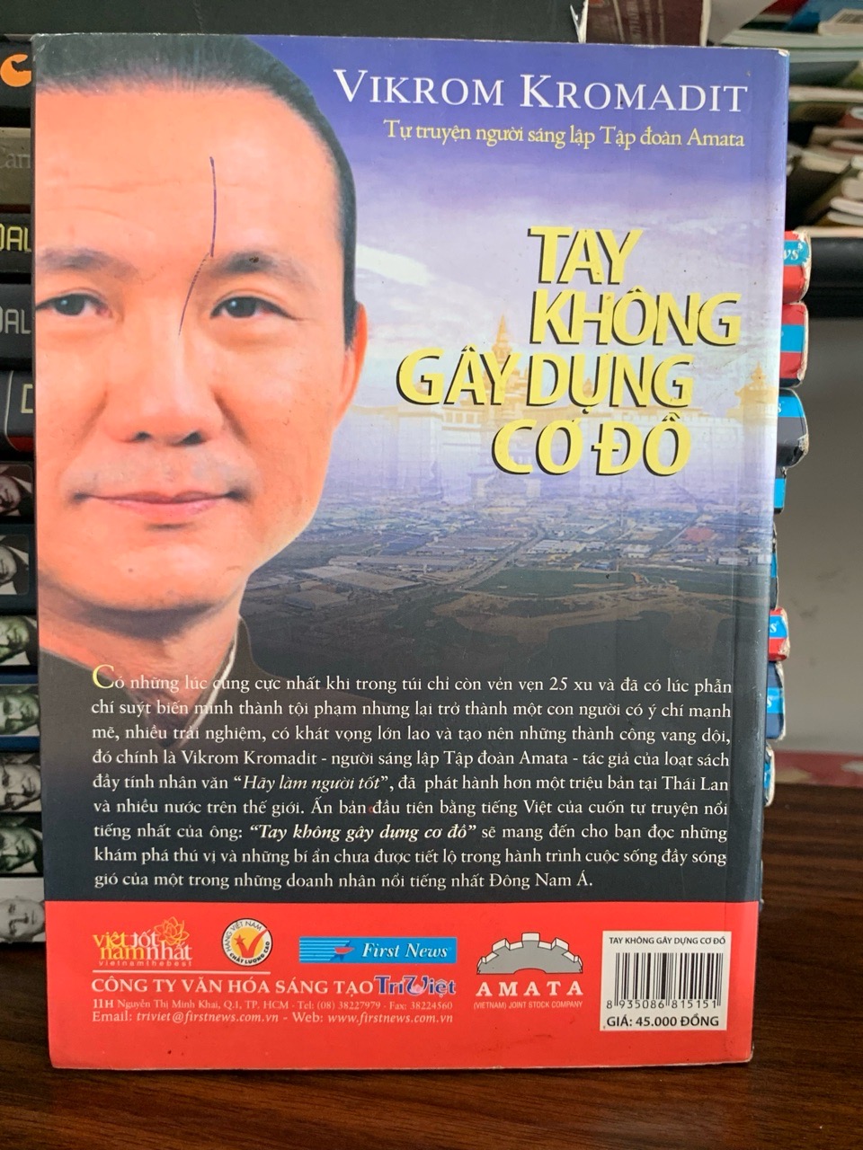 Tay không gây dựng cơ đồ- Vikrom Kromadit