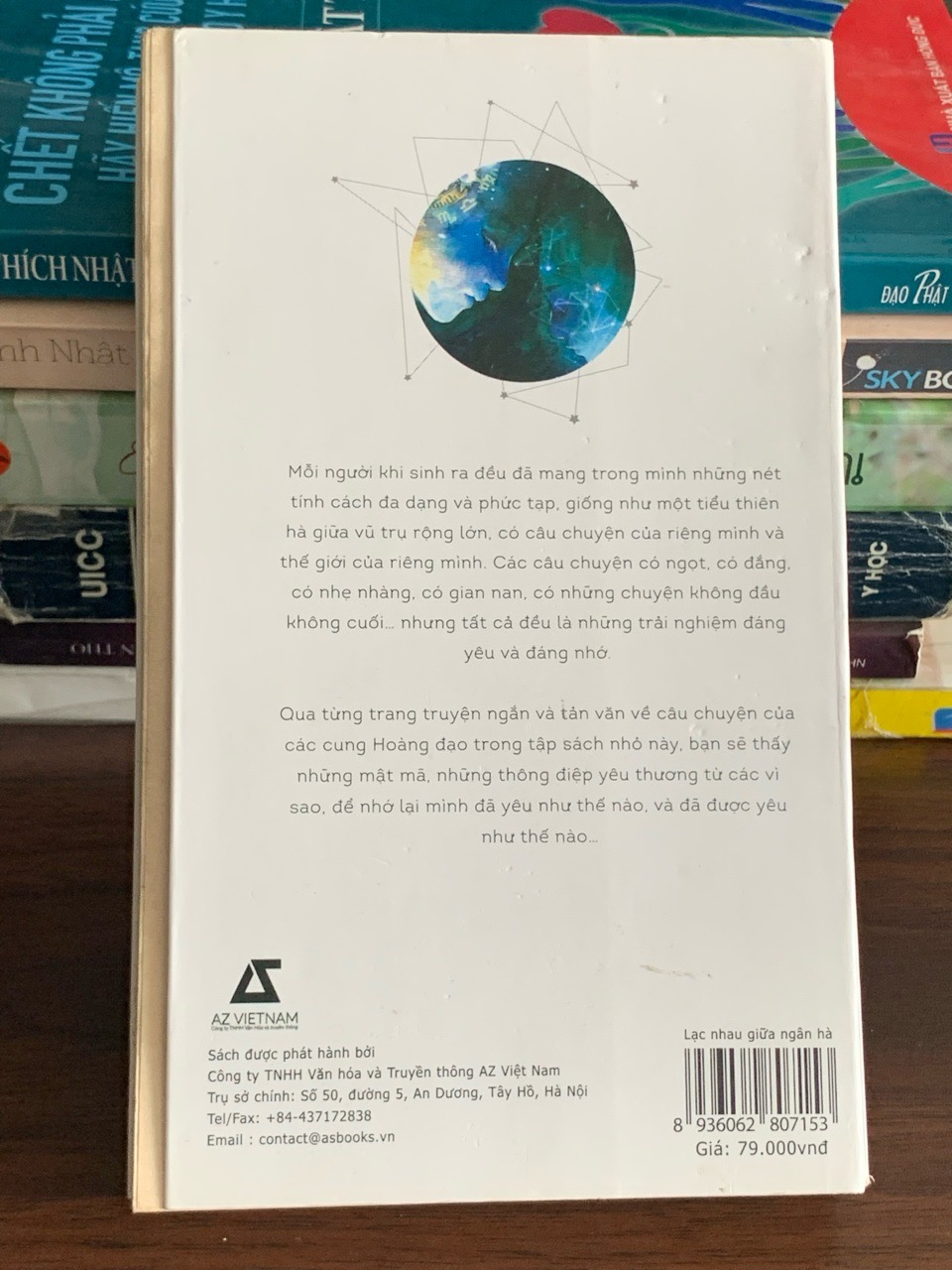 Ảnh sách Lạc nhau giữa ngân hà – Nhóm Hit Lovedia (Asbooks)