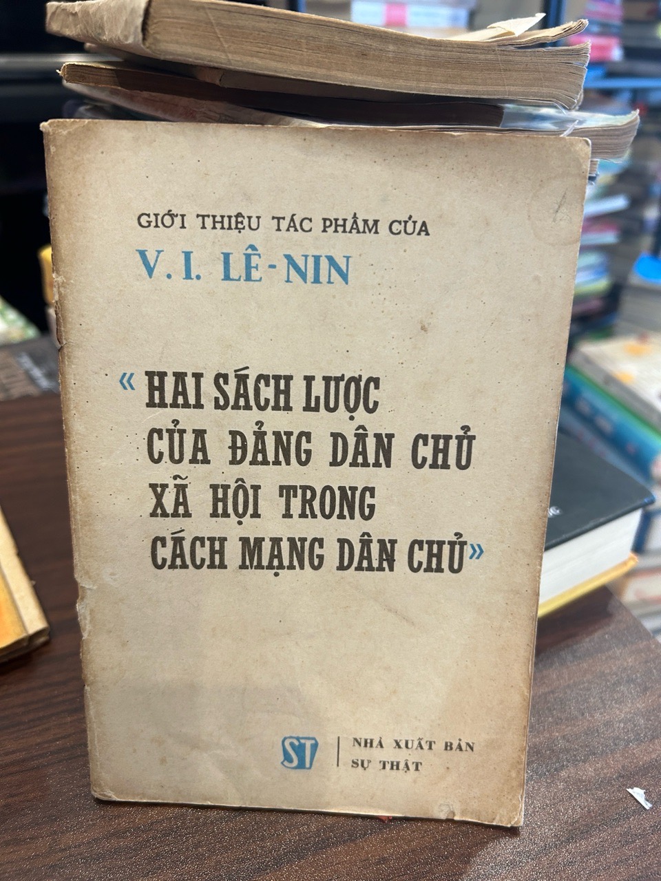 Hai sách lược của Đảng dân chủ xã hội trong cách mạng dân chỉ- V.I.Lenin