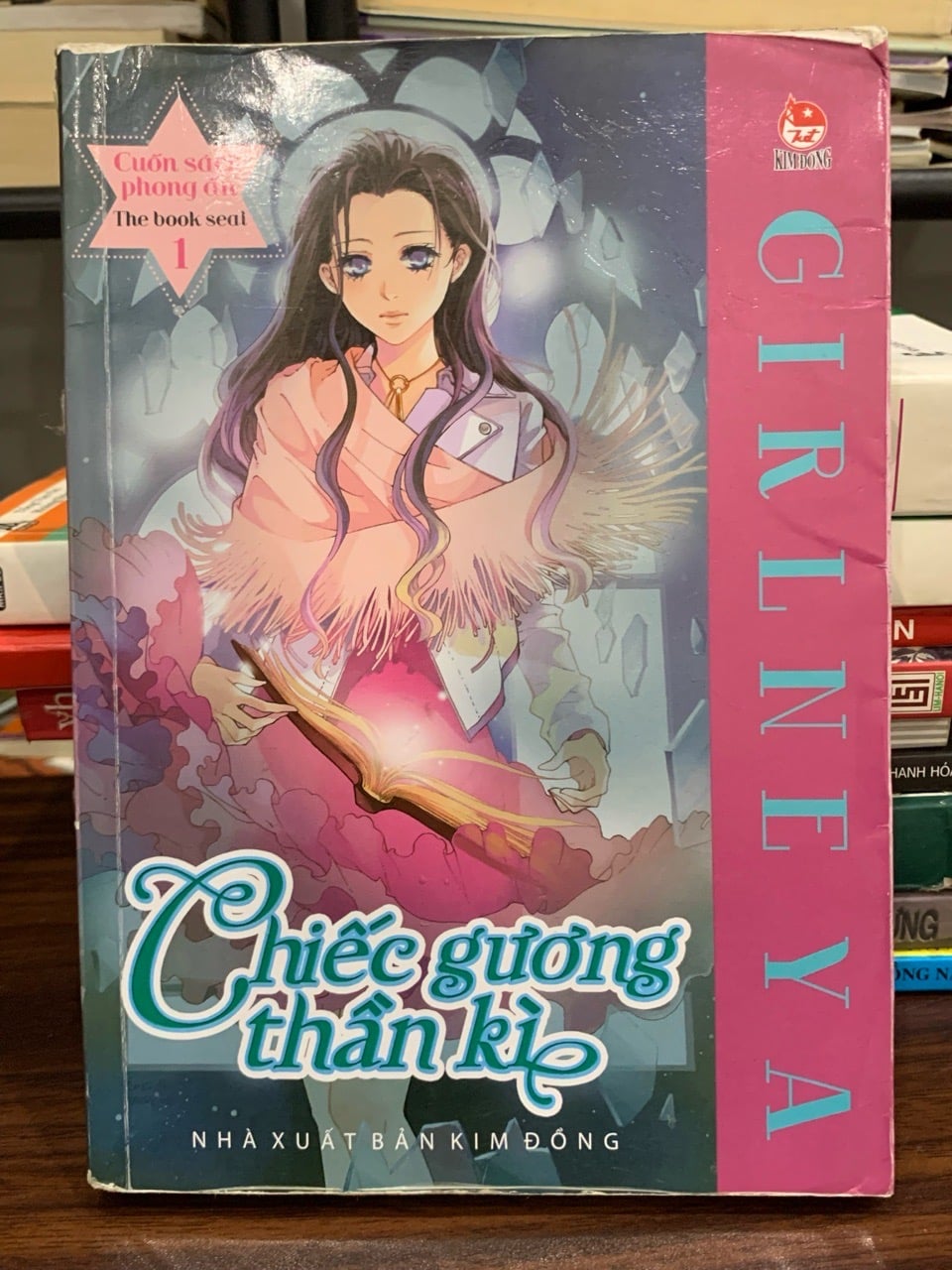 Chiếc gương thần kì (The Book Seal – Tập 1) – Girl Neya