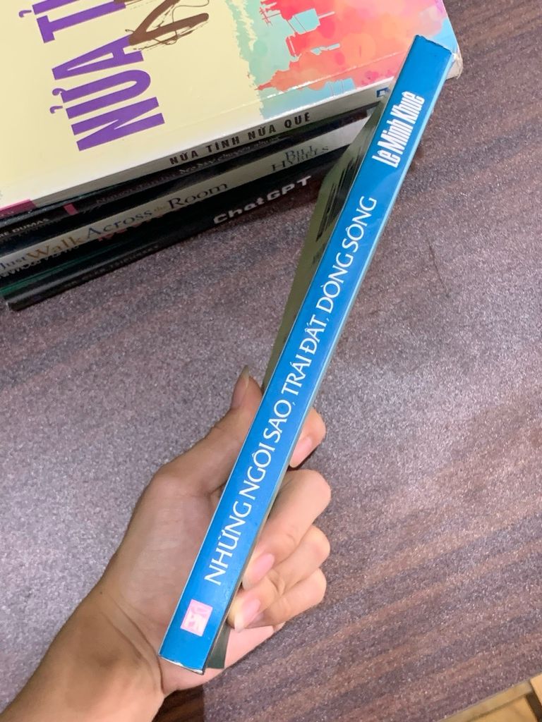 Những ngôi sao trái đất, dòng sông – Lê Minh Khuê - Ảnh thực tế 3
