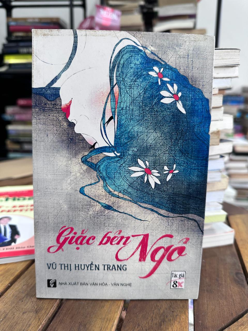 Giặc bên Ngó - Vũ Thị Huyền Trang - Vũ Thị Huyền Trang