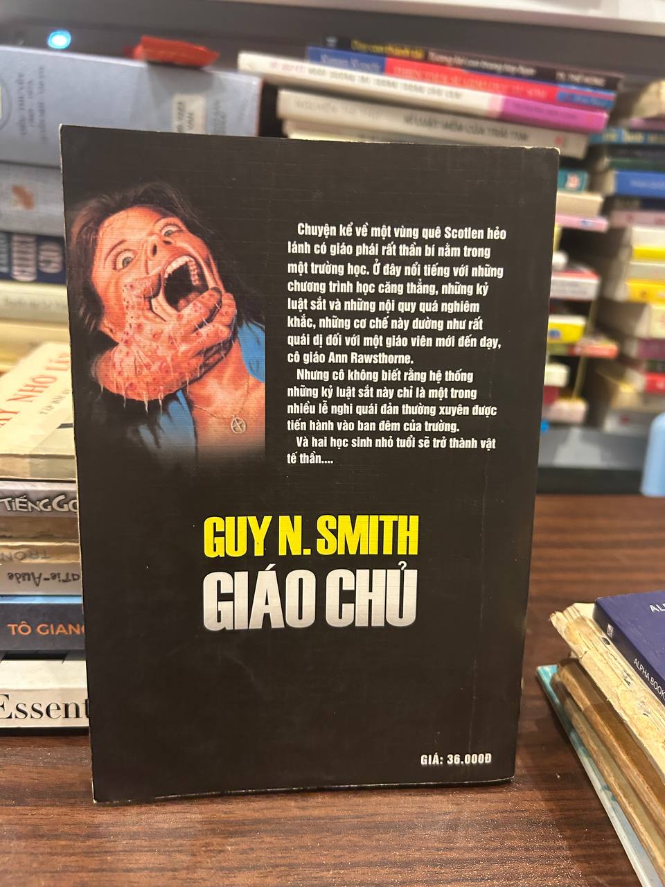 Ảnh sách Giáo Chủ (The Master)