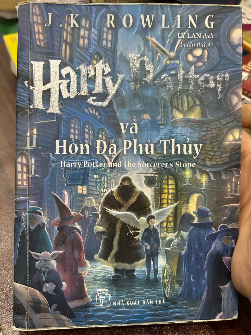 Harry Potter và Hòn Đá Phù Thủy - J.K. Rowling - J.K. Rowling - BT - J.K. Rowling