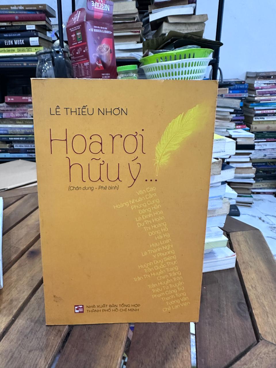 Hoa rơi hữu ý... - Lê Thiếu Nhơn - Lê Thiếu Nhơn