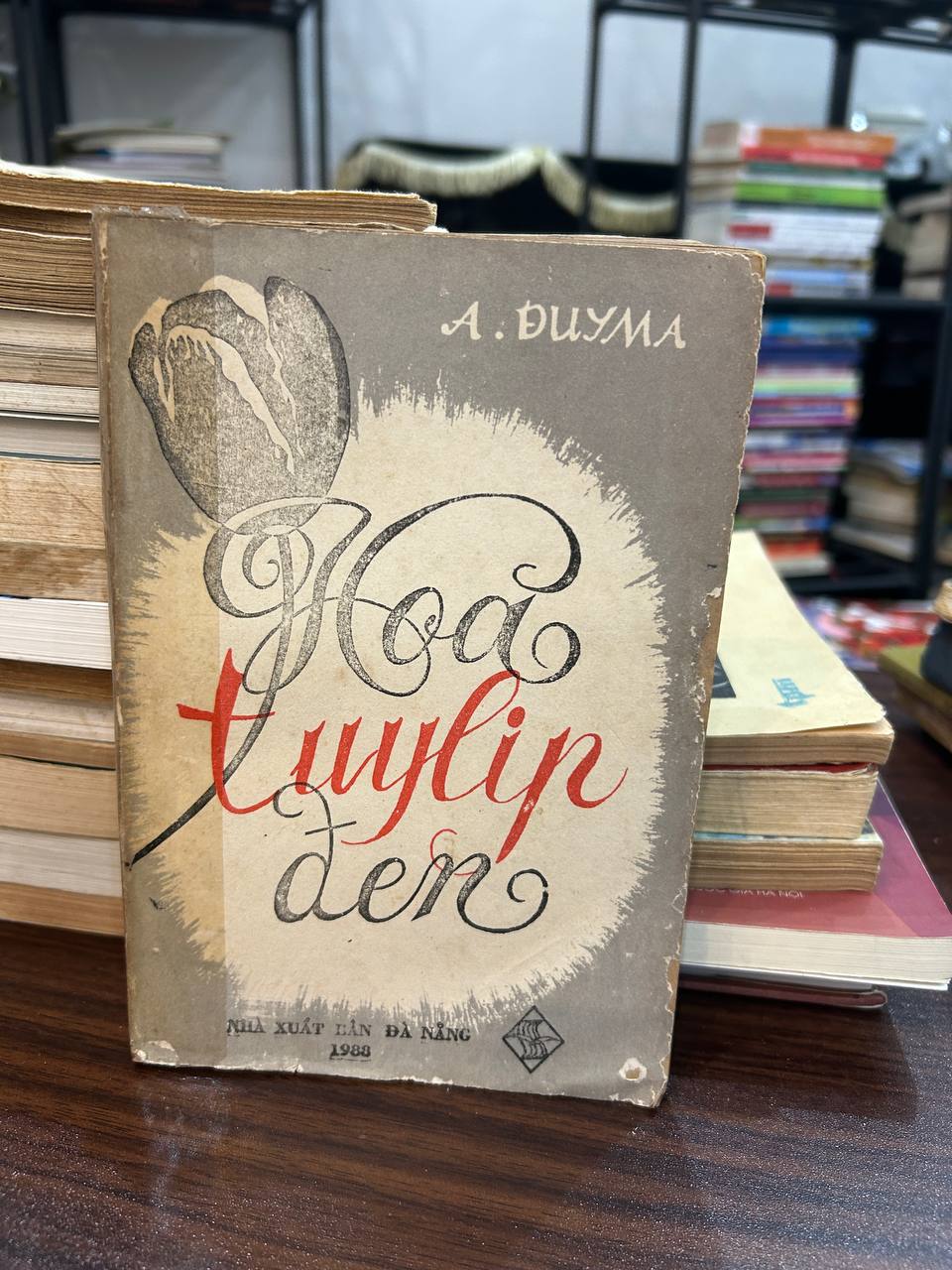 Hoa Tulip Đen - A. Duyma