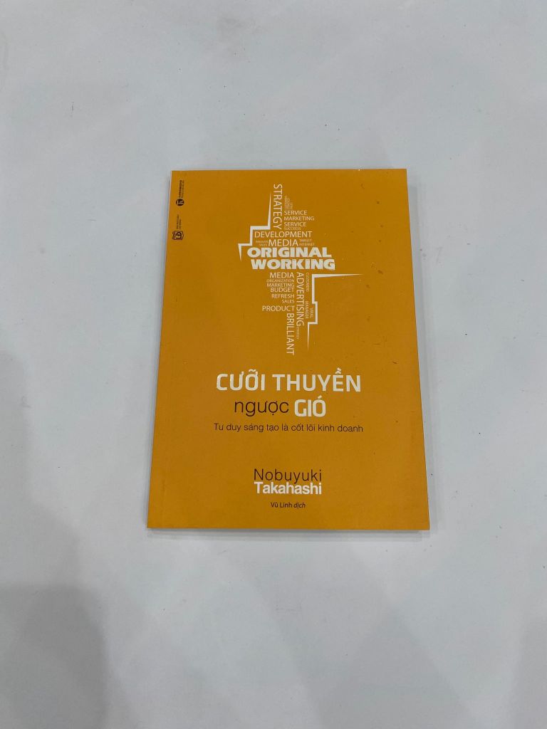 Cưỡi thuyền ngược gió - Sách hay VN - Ảnh thực tế 1