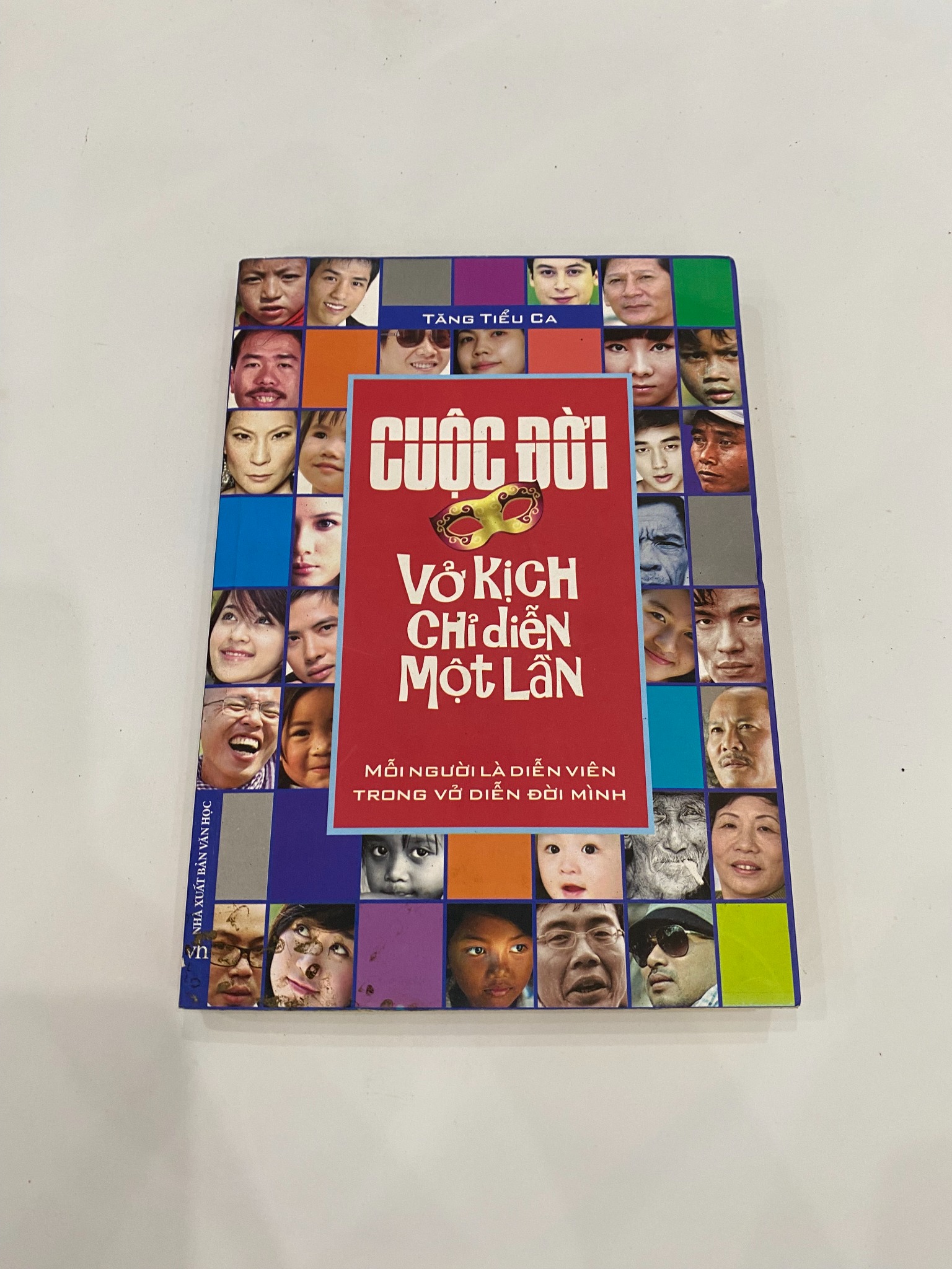 Cuộc Đời Vở kịch chỉ diễn Một Lần - Monique Lheureux