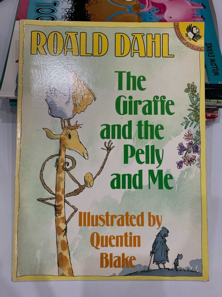 The Giraffe and the Pelly and Me – Roald Dahl - Ảnh chụp thực tế