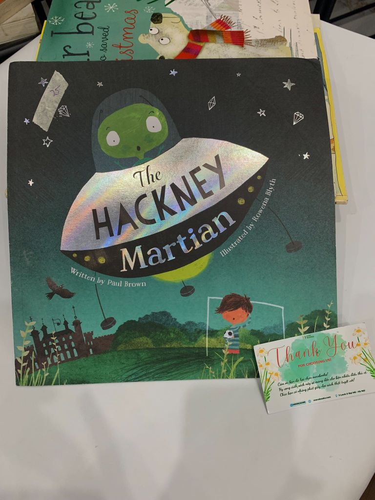 The Hackney Martian – Paul Brown - Ảnh thực tế 1