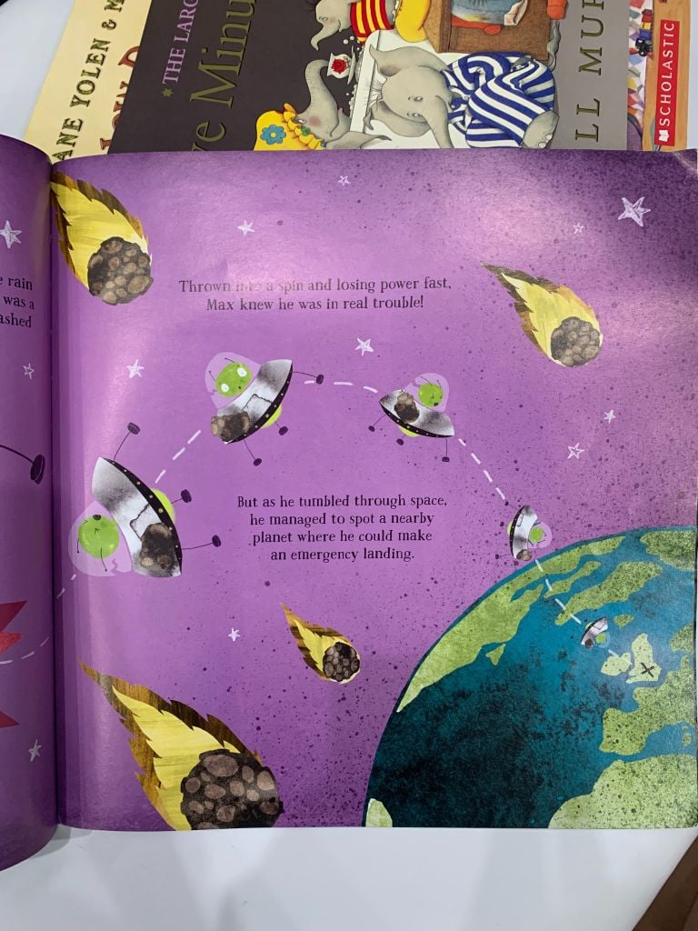 The Hackney Martian – Paul Brown - Ảnh thực tế 8