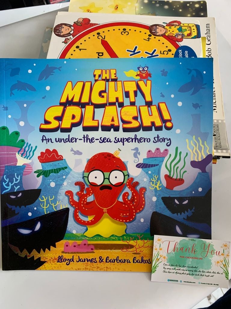 The Mighty Splash! – Lloyd James & Barbara Bakos - Ảnh thực tế 1