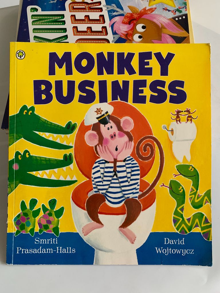 Monkey Business – Smriti Prasadam-Halls & David Wojtowycz - Ảnh thực tế 3