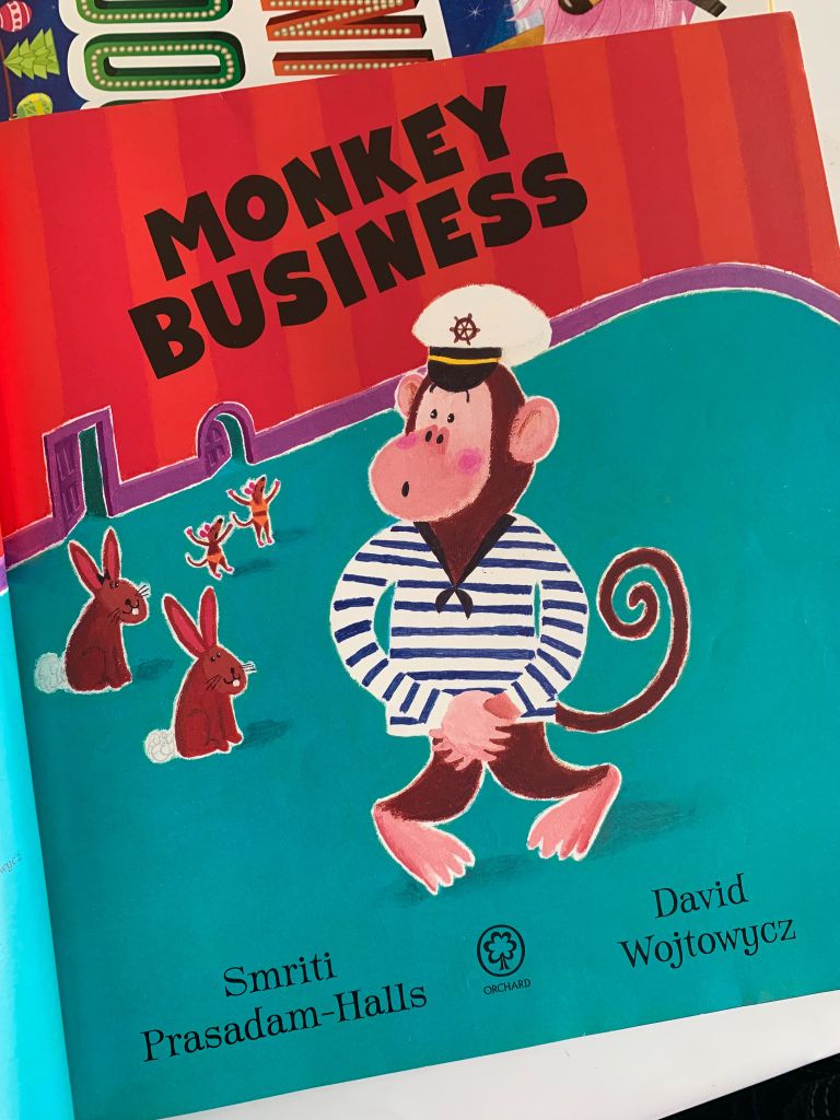 Monkey Business – Smriti Prasadam-Halls & David Wojtowycz - Ảnh thực tế 6