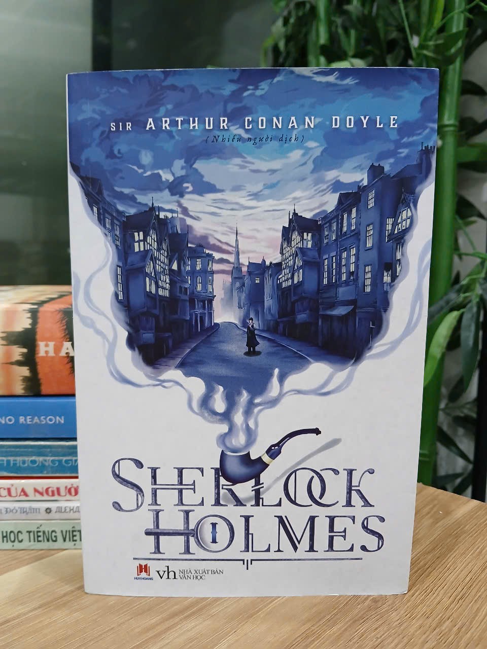 Sherlock Holmes – Sir Arthur Conan Doyle