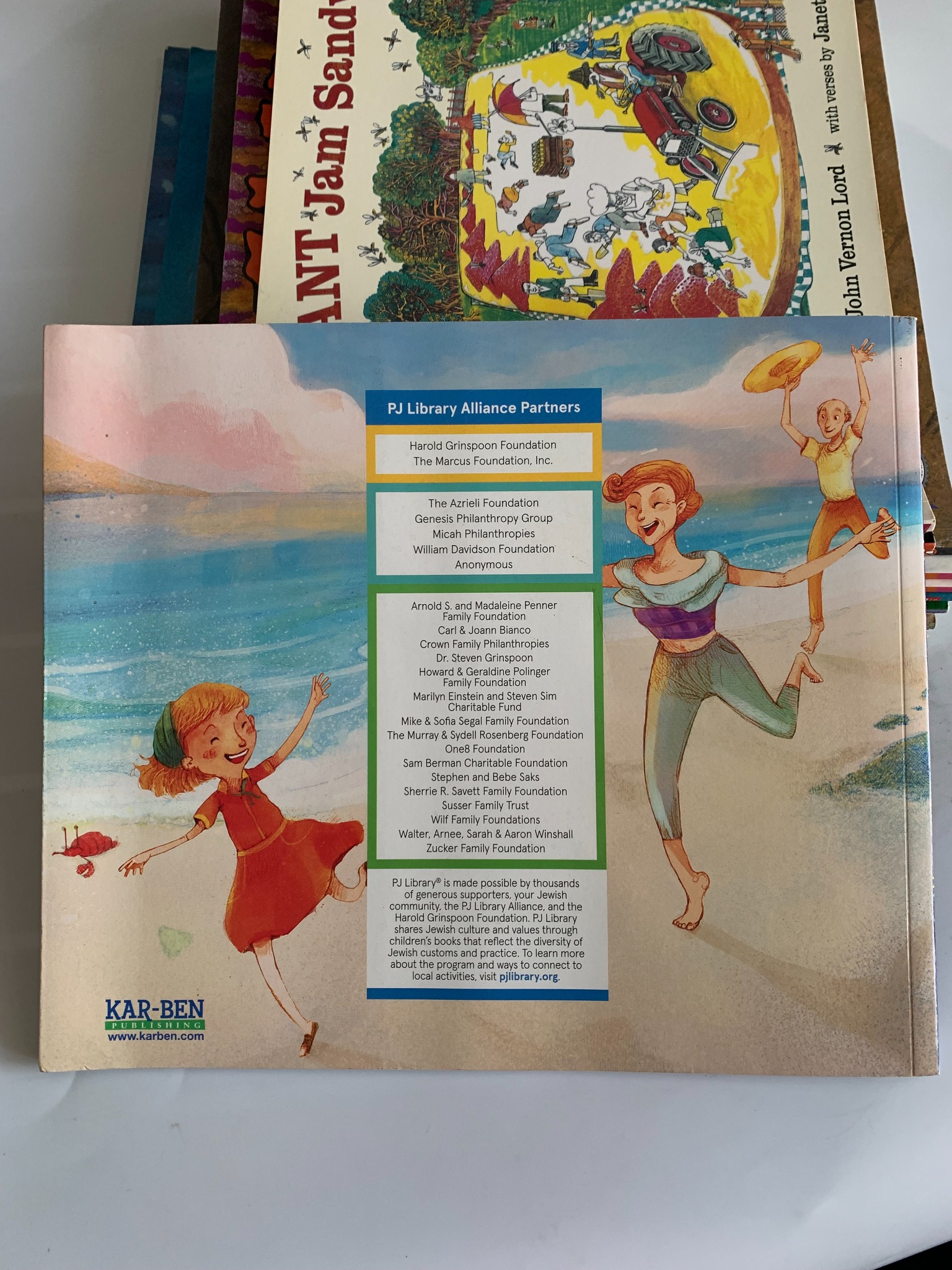 Hanukkah in Little Havana – Julie Anna Blank - ảnh 2
