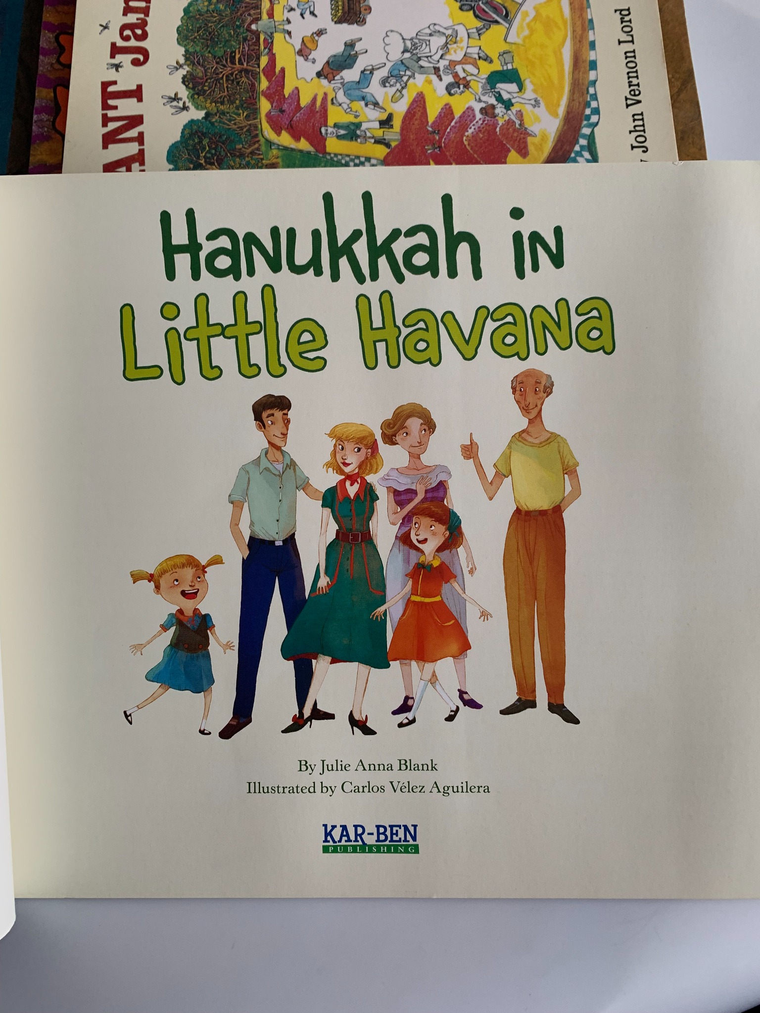 Hanukkah in Little Havana – Julie Anna Blank - ảnh 4