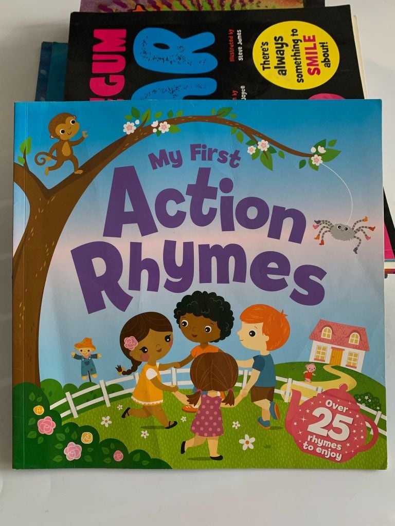 My First Action Rhymes – Miles Kelly - Ảnh chụp thực tế