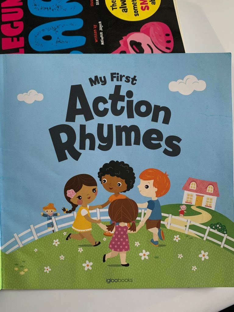 My First Action Rhymes – Miles Kelly - Ảnh thực tế 4